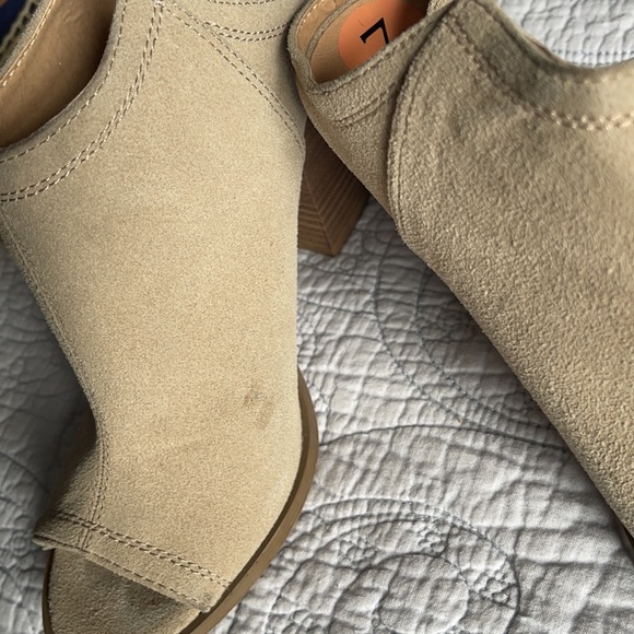 Restricted mules 2 markings in pictures size 7 - Picture 9 of 9